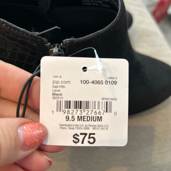 NWT - East5th size 9.5 Medium, Adorable low boots - Picture 5 of 5